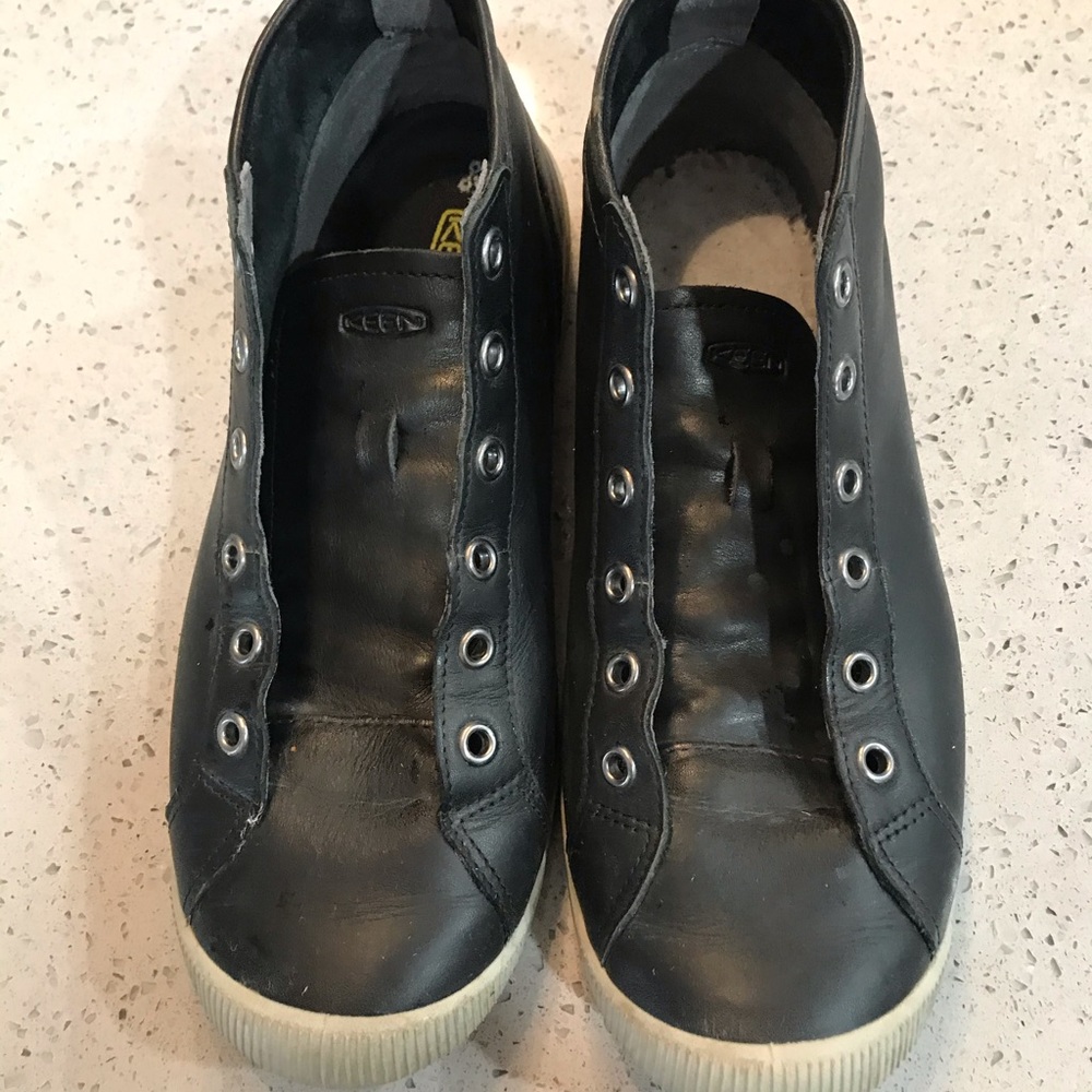 KEEN Lorelai women’s chukka black leather size 8.5